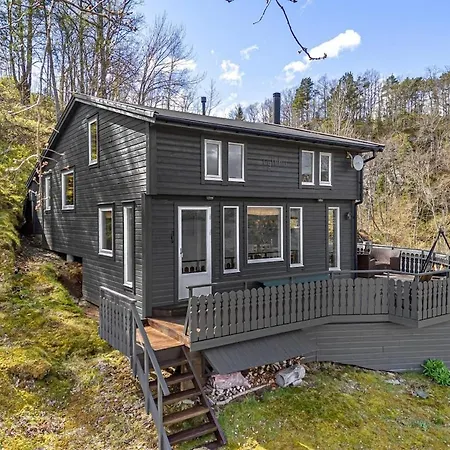 Look At View! 3 Bedroom House Overlooking Hardangerfjorden