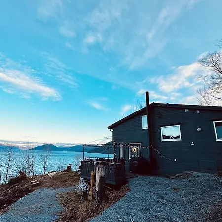 Look At View! 3 Bedroom House Overlooking Hardangerfjorden *