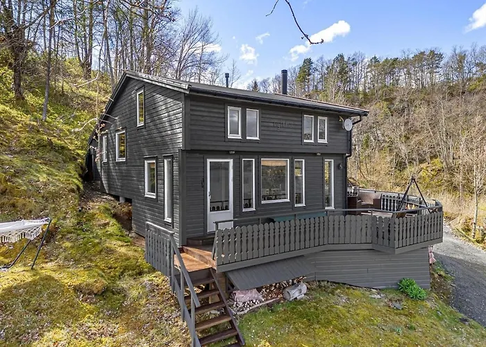 Look At View! 3 Bedroom House Overlooking Hardangerfjorden