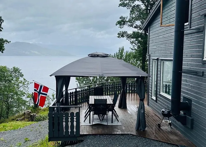 Look At View! 3 Bedroom House Overlooking Hardangerfjorden *